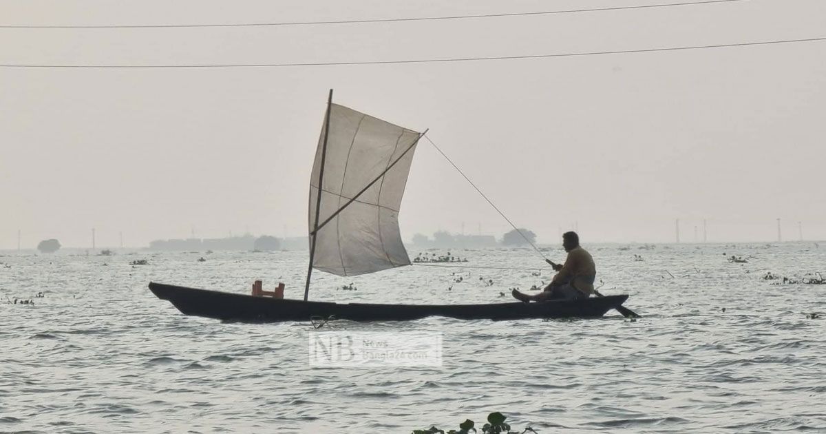 হাওরের সৌন্দর্য কেড়ে নিচ্ছে প্রাণও