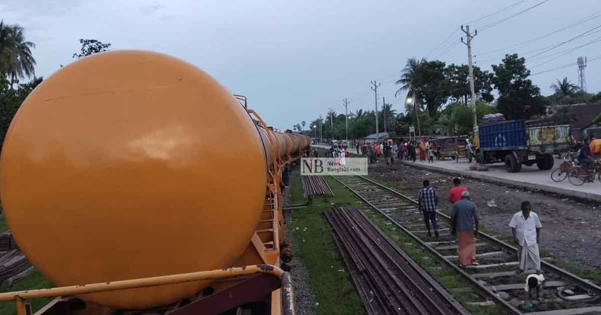 তেলবাহী-ট্রেন-লাইনচ্যুত-রেলে-বিচ্ছিন্ন-খুলনা