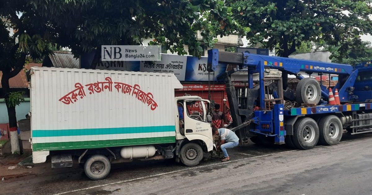 কাভার্ড-ভ্যানের-ধাক্কায়-যুবক-নিহত