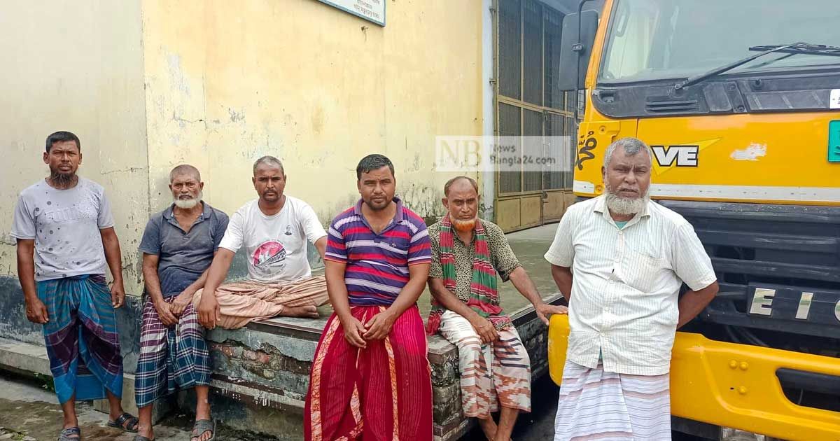 শ্রমিকদের কর্মবিরতিতে ৫ দিন ধরে অচল খাদ্যগুদাম