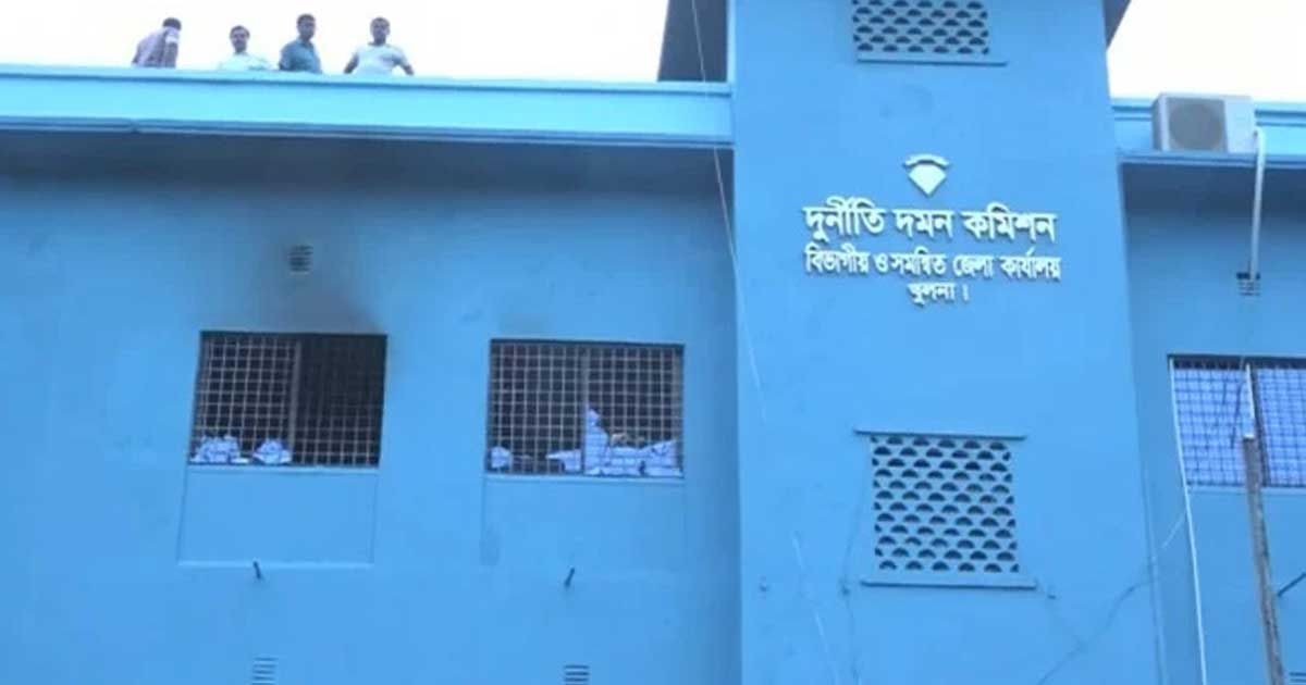 স্ত্রীসহ-গোয়েন্দা-কর্মকর্তার-বিরুদ্ধে-দুদকের-মামলা
