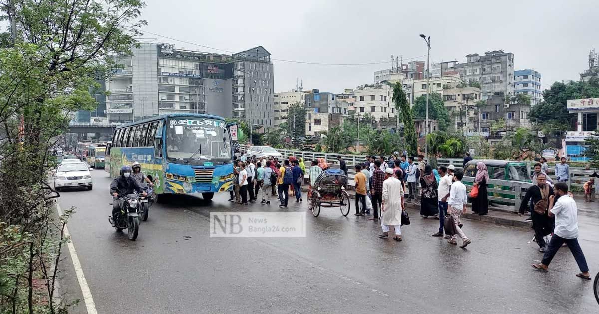 রাজধানীতে বাস পাচ্ছেন না যাত্রীরা