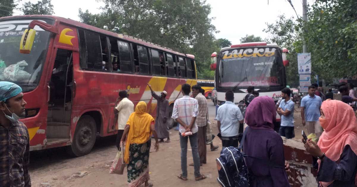 বাসে বাড়তি ভাড়া, জেলায় জেলায় ক্ষোভ-দুর্ভোগ