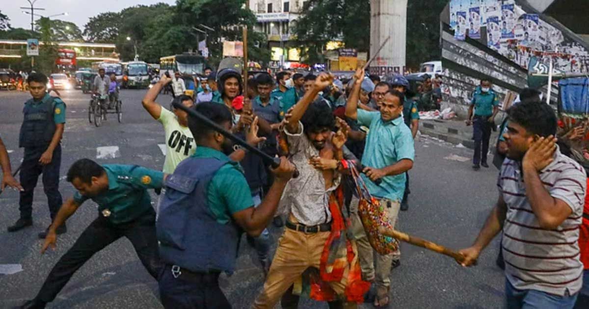 তেলের দাম: পিটিয়ে বিক্ষোভকারীদের বিরুদ্ধেই পুলিশের মামলা