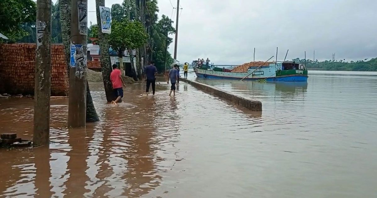 ভারি-বৃষ্টি-জোয়ারে-ফসলহানির-শঙ্কা-পানিবন্দি-হাজারও-পরিবার