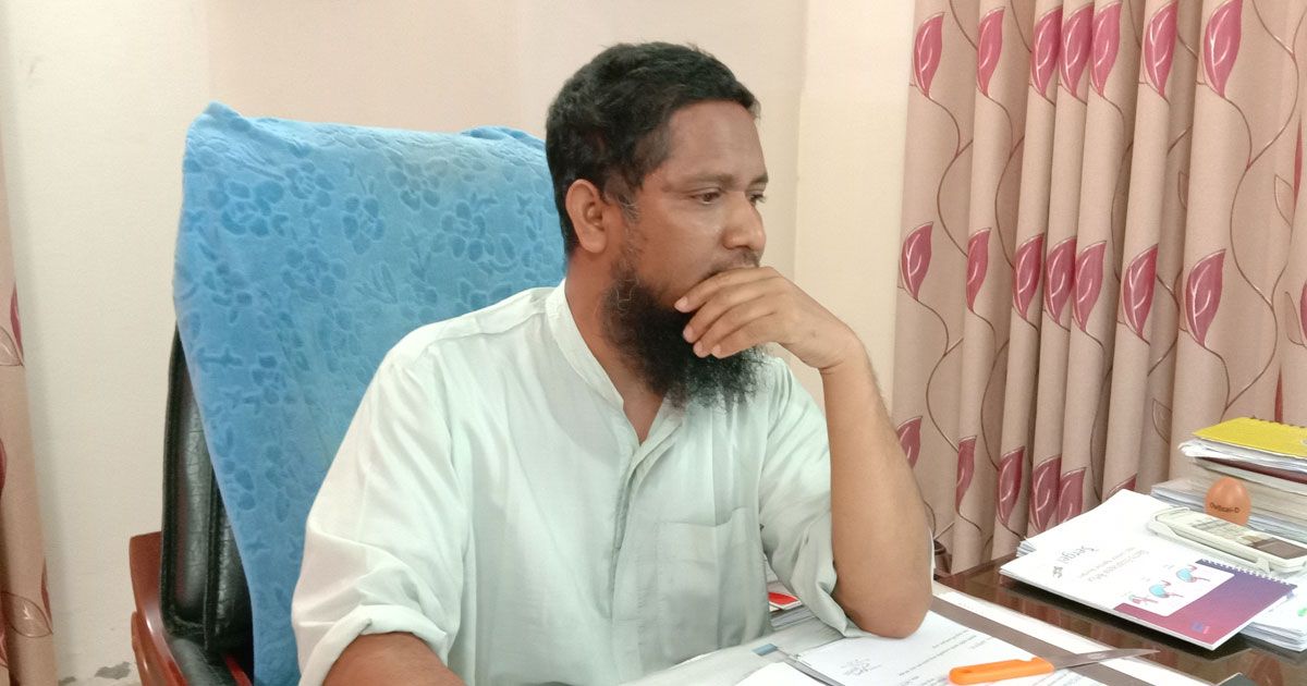 নারী সহকর্মীকে ‘আপত্তিকর’ মেসেজ, বহিষ্কার নগর কর্মকর্তা