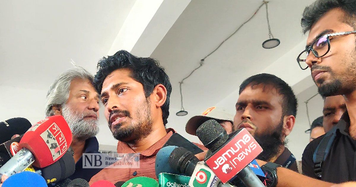সতীর্থদের প্রশংসায় বিজয়