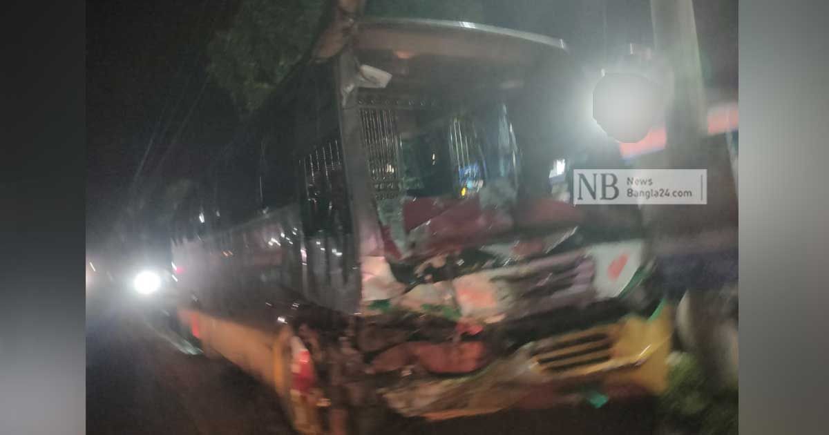 A-driver-was-killed-and-15-passengers-were-injured-in-a-bus-truck-collision