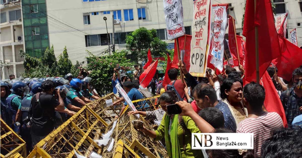 তেলের-দাম-কমানোর-মিছিল-শাহবাগে-আটকাল-পুলিশ