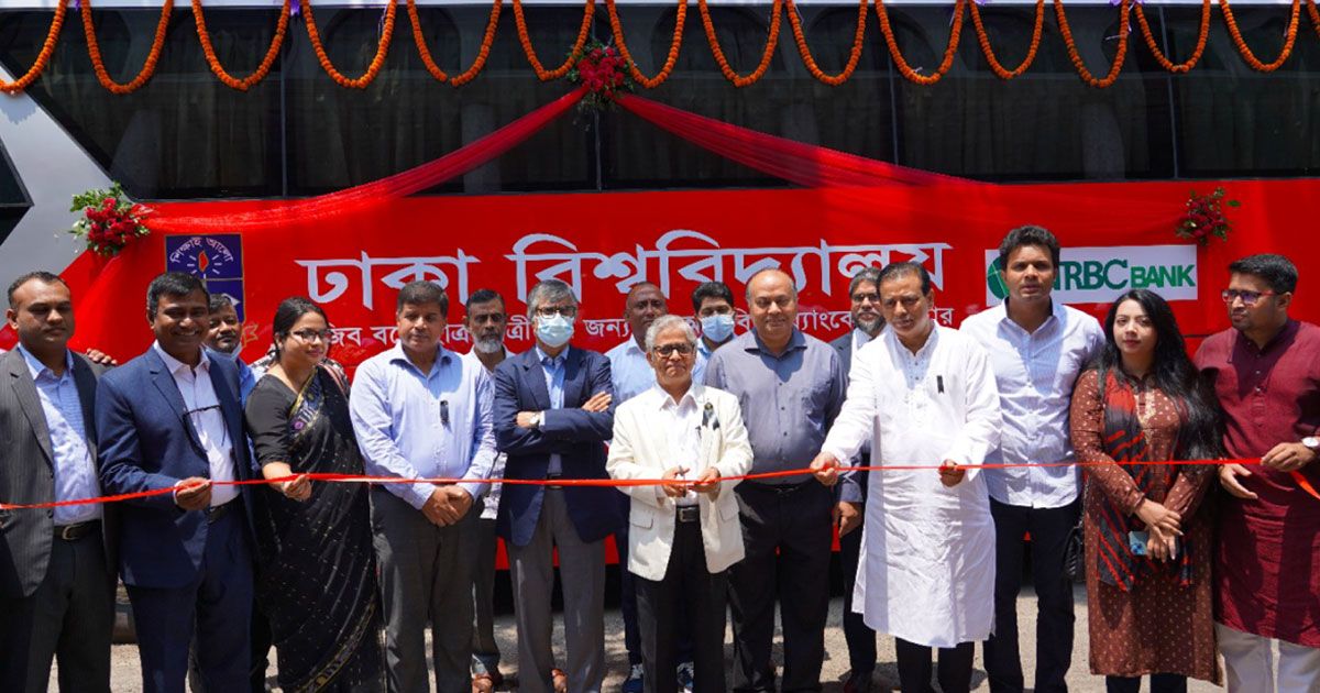 ঢাকা-বিশ্ববিদ্যালয়ে-এসি-বাস-দিল-এনআরবিসি-ব্যাংক