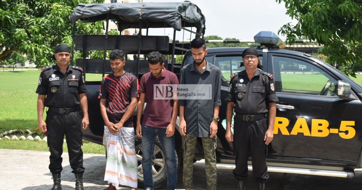 কলেজছাত্রীর বাবাকে নির্যাতনের অভিযোগে আটক ৩