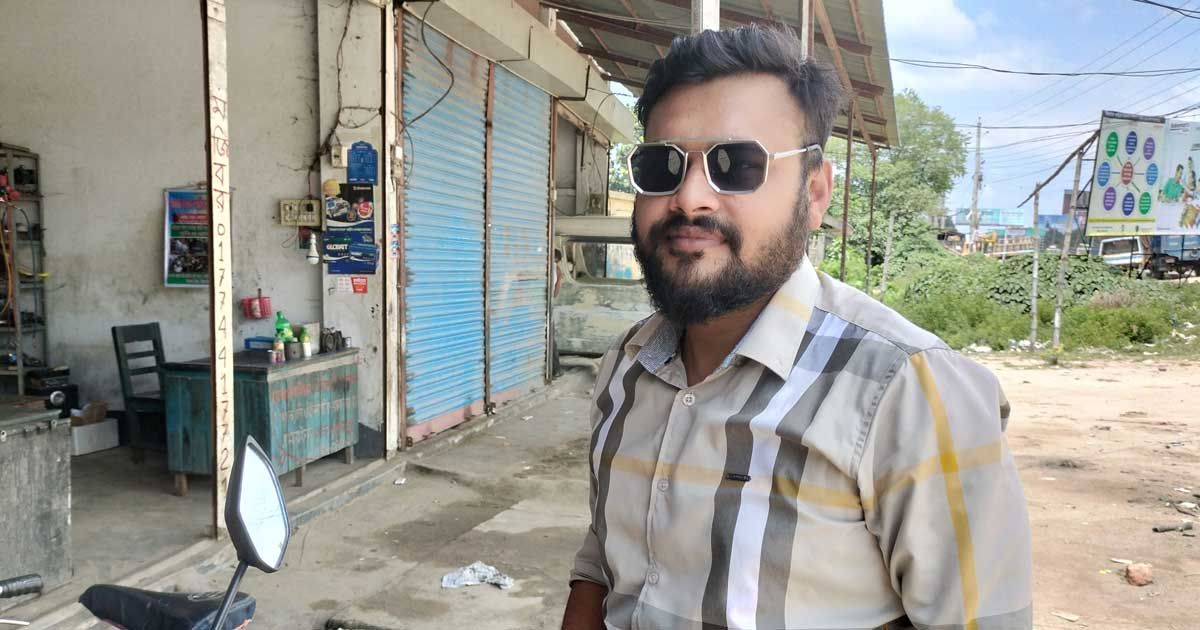 কুড়িয়ে পাওয়া ৫ লাখ টাকার মালিকের সন্ধানে মাইকিং