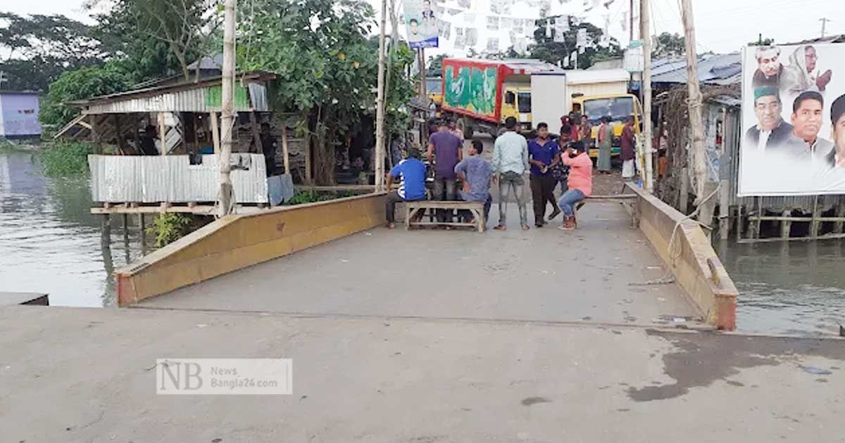 ‘ফেরি ছাড়তে দেরি’, অ্যাম্বুলেন্সেই শিশুর মৃত্যু