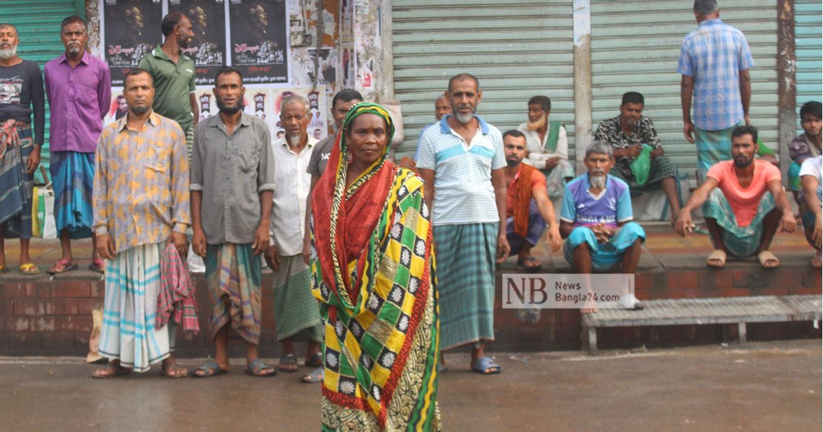 শুধু-দাম-কমেছে-মানুষ-বিক্রির-হাটে