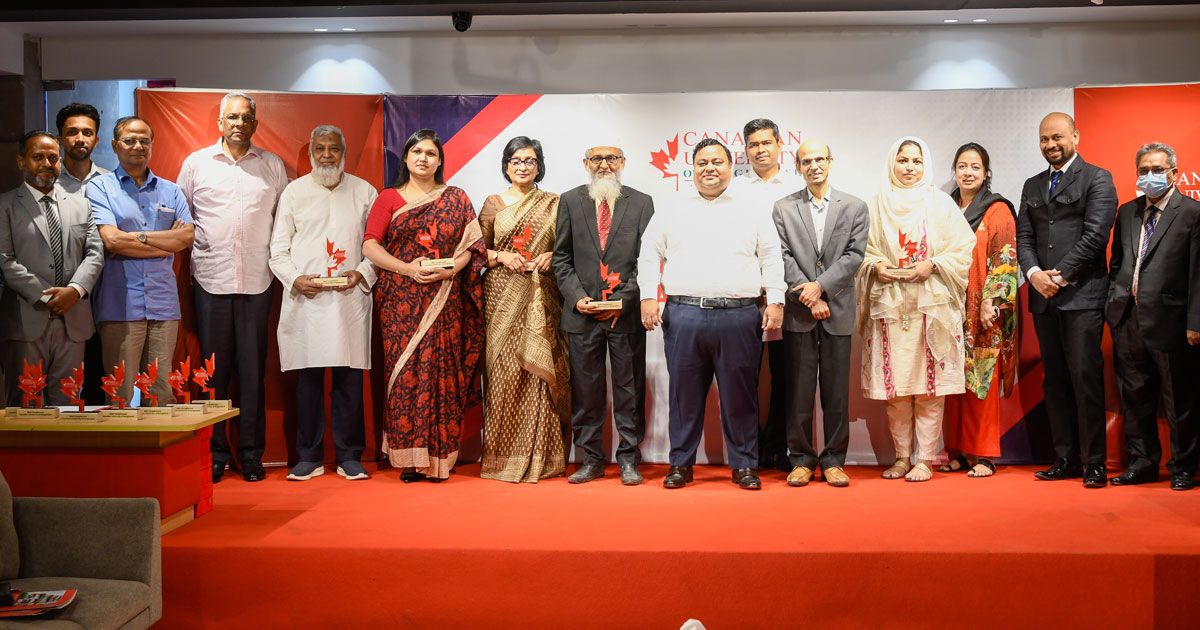 ১১ স্কুলকে কোর্সের বিস্তারিত জানাল সিইউবি