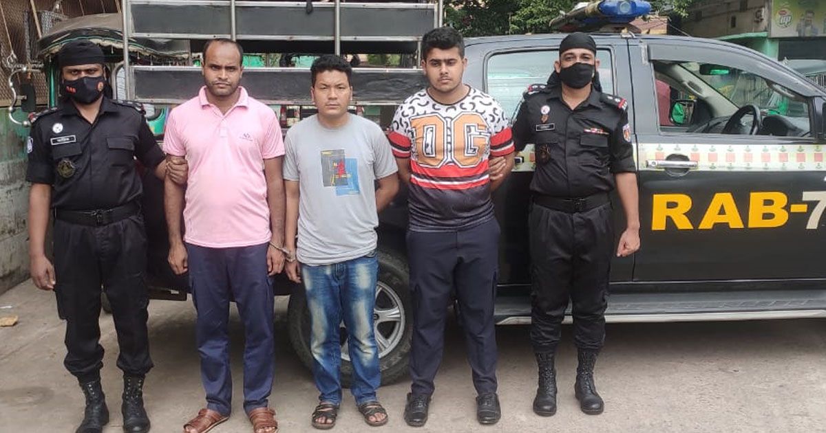 সেনাকে লাঞ্ছিতের ভিডিও ভাইরাল, আটক ৩ আরএনবি সদস্য