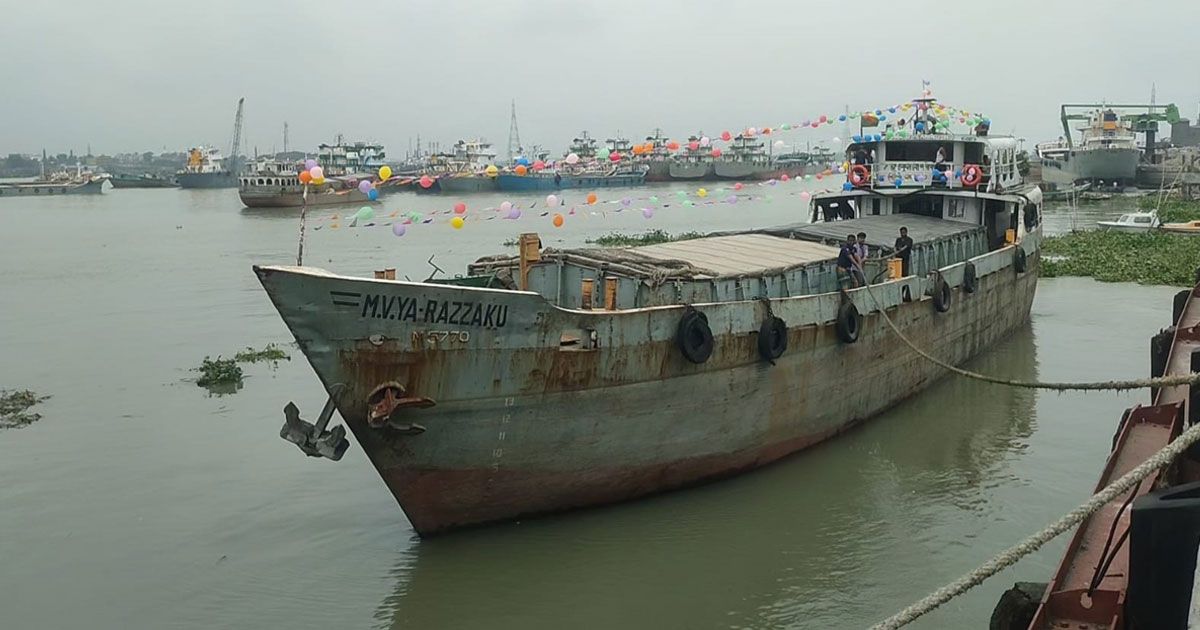 প্রথমবারের মতো গার্মেন্টসের ঝুট গেল ভারতে