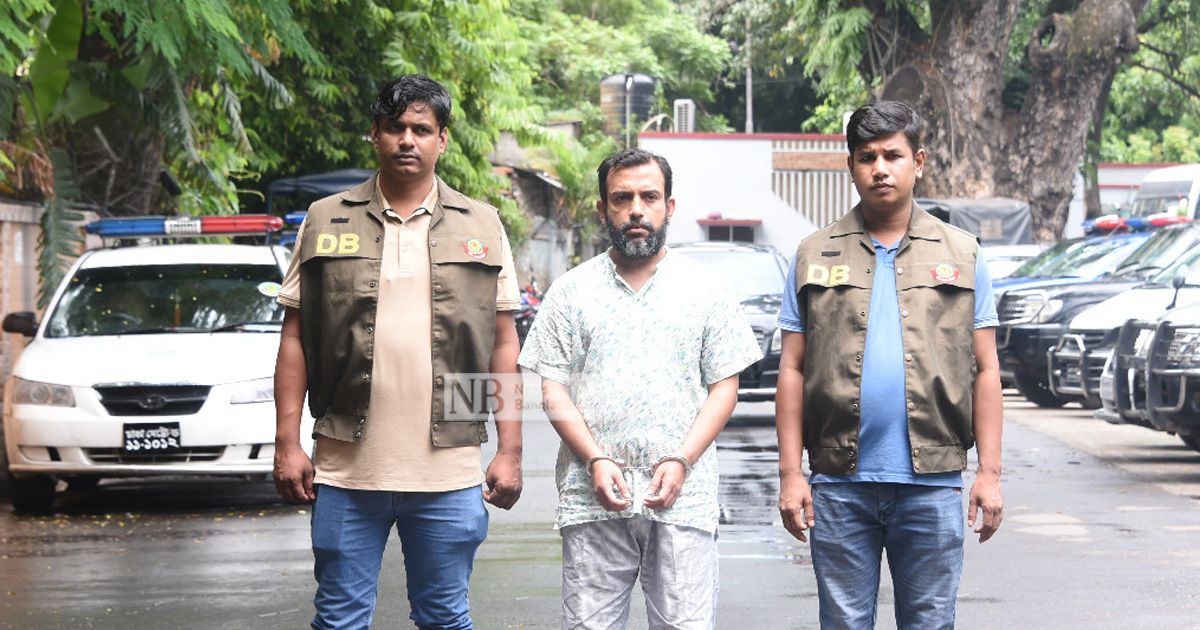 ‘পরবর্তী প্রধানমন্ত্রী ড. ইউনূস’ হুমকি দিয়ে সমঝোতা: ডিবি