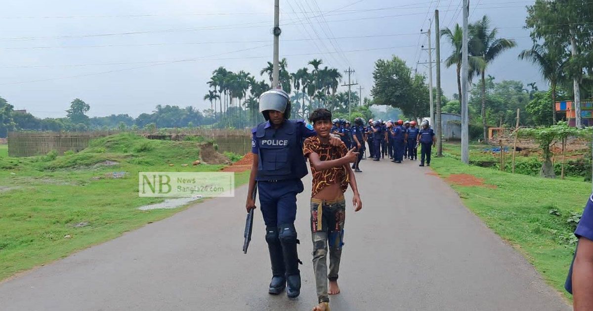 পাকুন্দিয়ায়-পুলিশের-সঙ্গে-বিএনপির-সংঘর্ষ-টিয়ারশেল