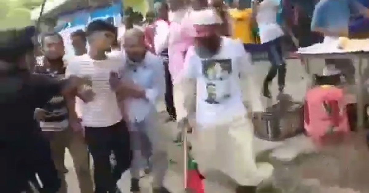 শাওনের ইটের জবাবে পুলিশের রাইফেলের গুলি