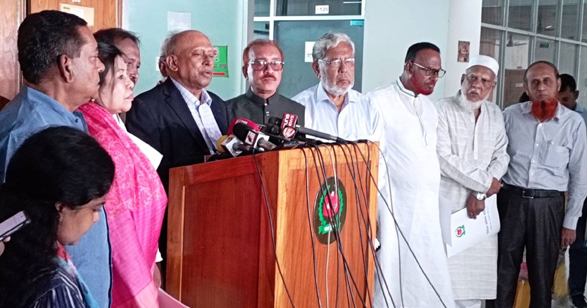 সব আসনেই কিছু কেন্দ্রে ইভিএম চায় জেপি