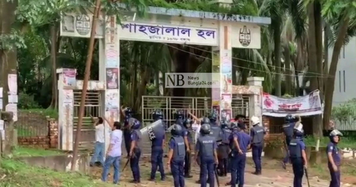 চবির-দুটি-হলে-মধ্যরাতে-তল্লাশি