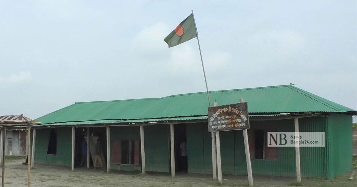 বিয়ে না করেও সন্তানের শিক্ষাভাতা তোলেন শিক্ষক