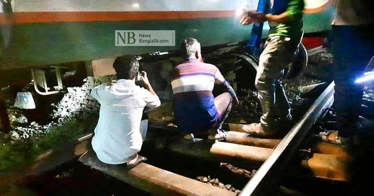 রাজশাহীতে-ট্রেন-লাইনচ্যুত-রেল-যোগাযোগ-বন্ধ