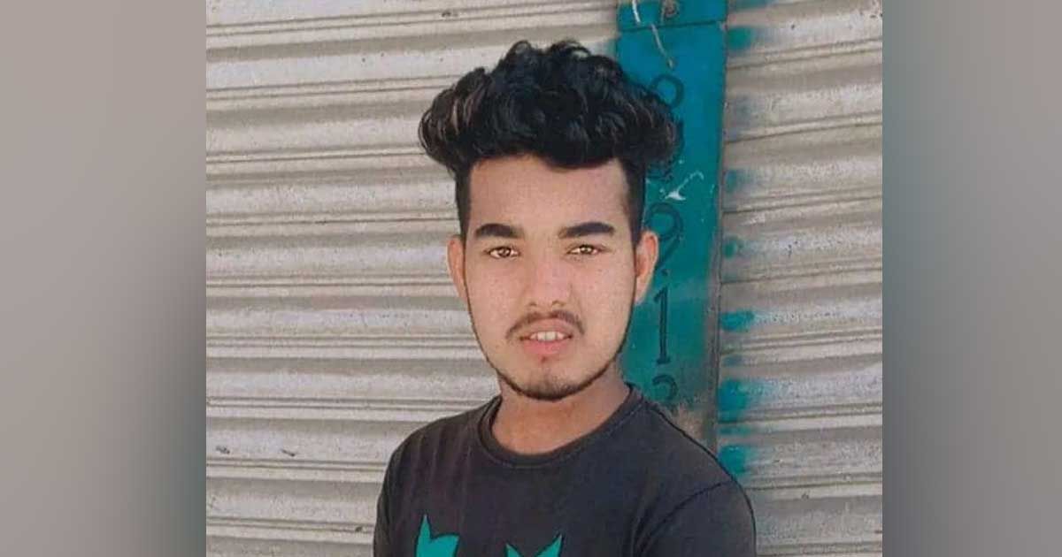 কিশোরকে প্রকাশ্যে কুপিয়ে মারল কিশোর দল