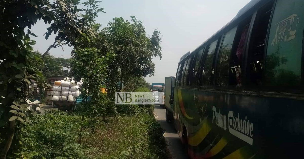 ঢাকা-চট্টগ্রাম মহাসড়কে তীব্র জট
