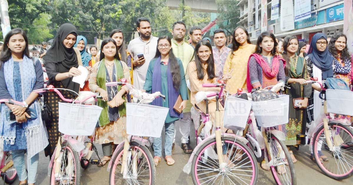 Chhatra-League-gave-bicycles-to-76-students-on-the-occasion-of-Sheikh-Hasinas-birthday