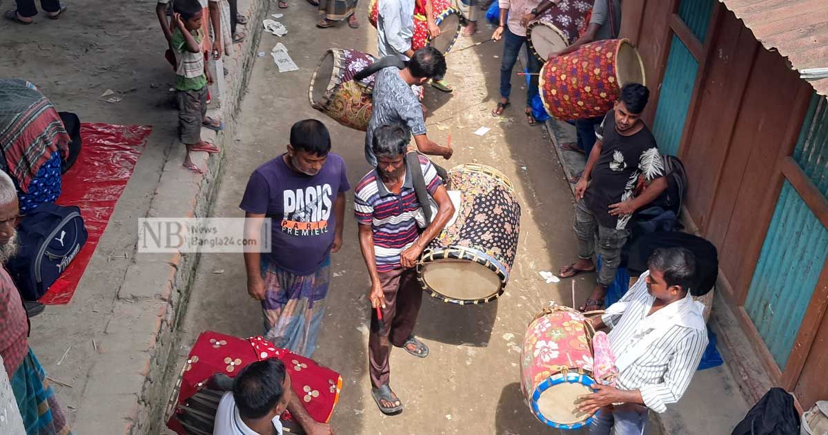 বসল ‘৫ শতাব্দীর’ ঢাকের হাট