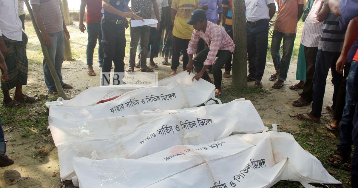 করতোয়ায় নৌকাডুবিতে মাঝির অদক্ষতা দায়ি: ডিসি