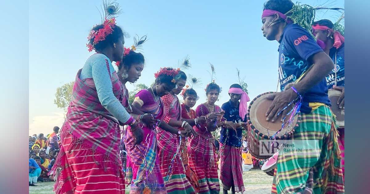 কারাম উৎসবে প্রাণের উচ্ছ্বাস