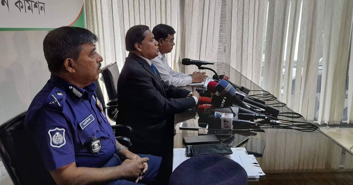 ভোটকেন্দ্র না বাড়িয়ে কক্ষ-বুথ বাড়ানোর প্রস্তাব ডিসি-এসপির