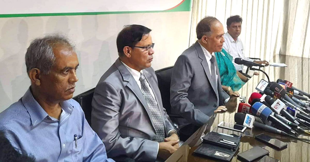 সরকারি কর্মচারী হয়ে কাজ করুন: ডিসি-এসপিদের ইসি