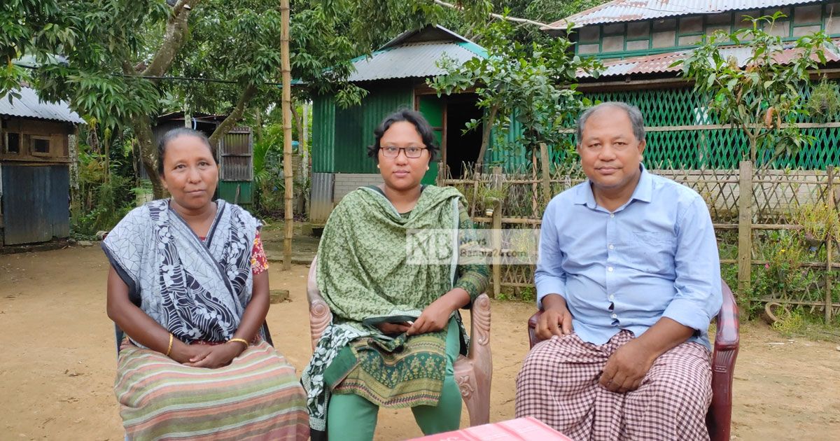 নিভৃত গ্রামের এক আদিবাসী ফ্রিল্যান্সার
