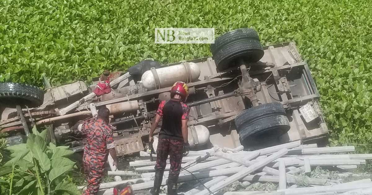ট্রাক-খাদে-পড়ে-দুই-শ্রমিক-নিহত