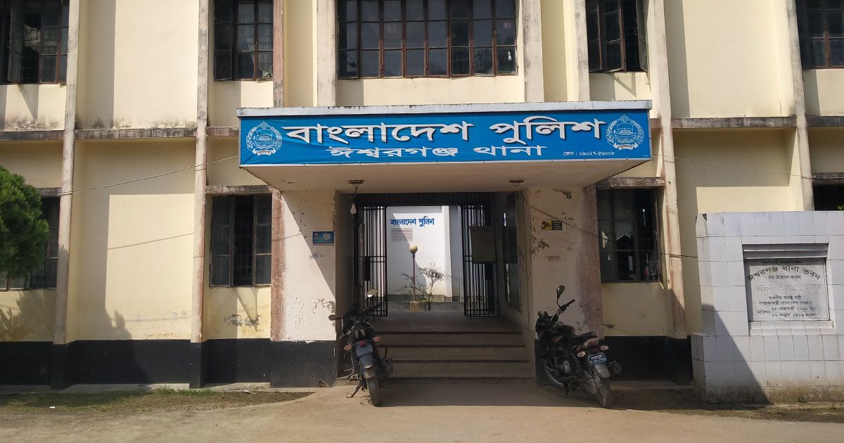মোটরসাইকেল আরোহী শিক্ষার্থীর গলায় বাঁশ ঢুকে মৃত্যু