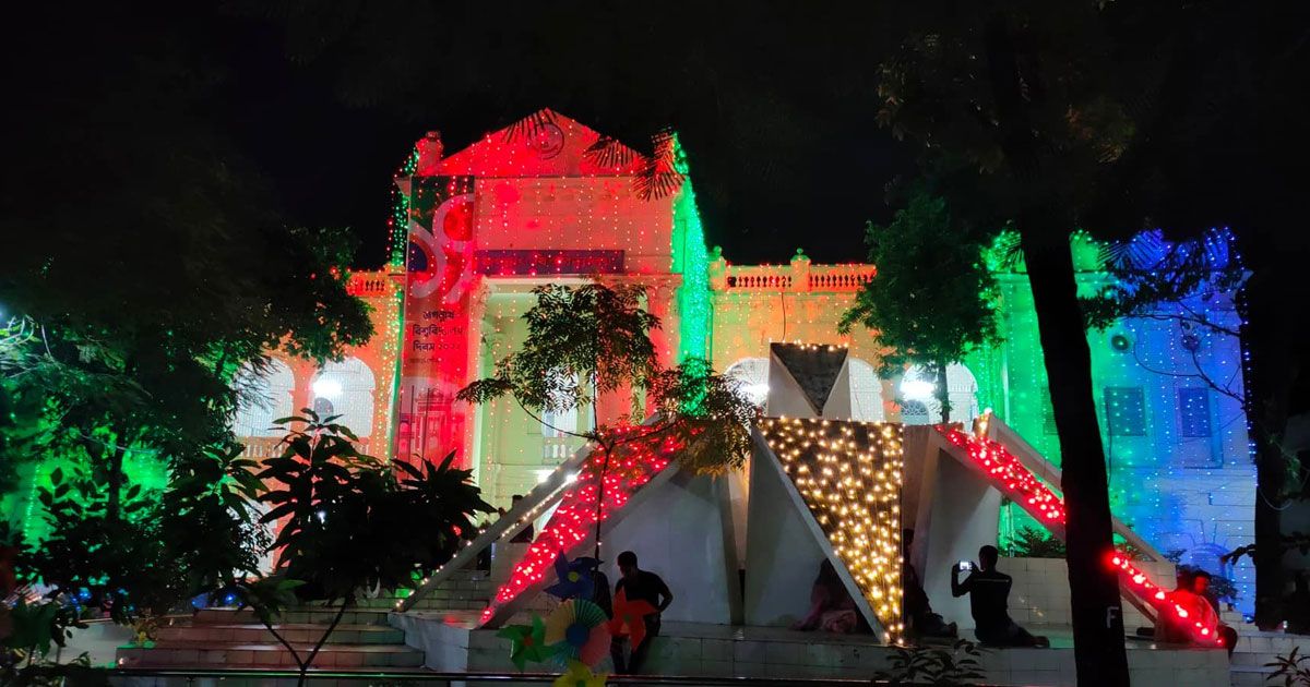 পাঠশালা থেকে বিশ্ববিদ্যালয় 