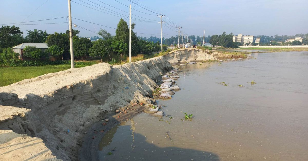 যমুনায়-বিলীন-স্পার-বাঁধের-১২২-মিটার