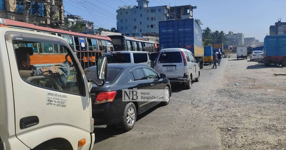 যানজটে-স্থবির-ঢাকা-ময়মনসিংহ-মহাসড়কের-১০-কিমি