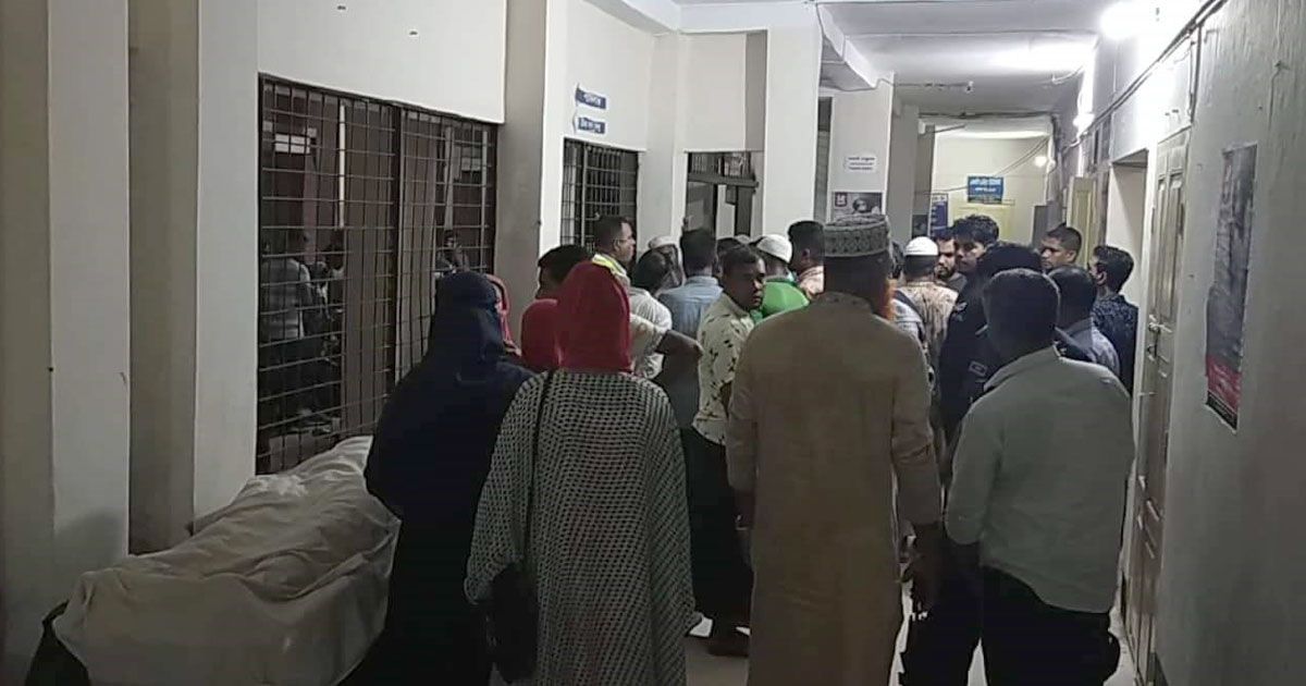 বাসচাপায় প্রবাসীর স্ত্রী নিহত, ছেলে হাসপাতালে
