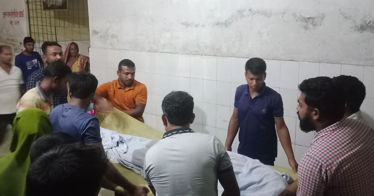 কুকুর-দেখে-মোটরসাইকেলে-কড়া-ব্রেক-প্রাণ-হারালেন-যুবক