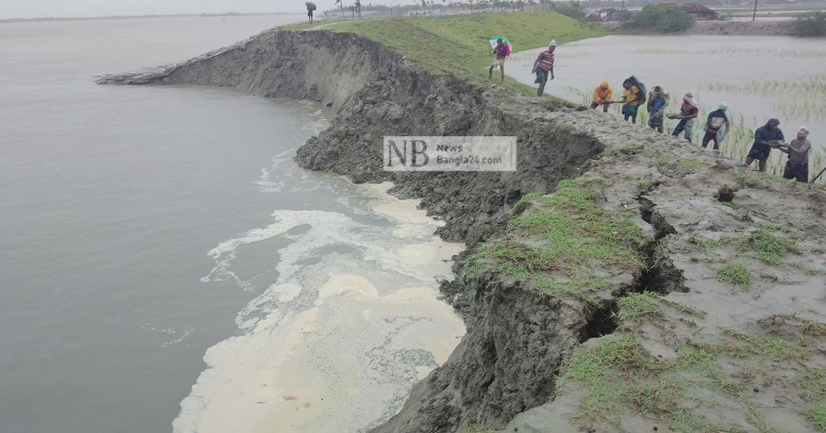 খুলনায়-বেড়িবাঁধে-ধস-সিত্রাং-নিয়ে-চরম-আতঙ্ক