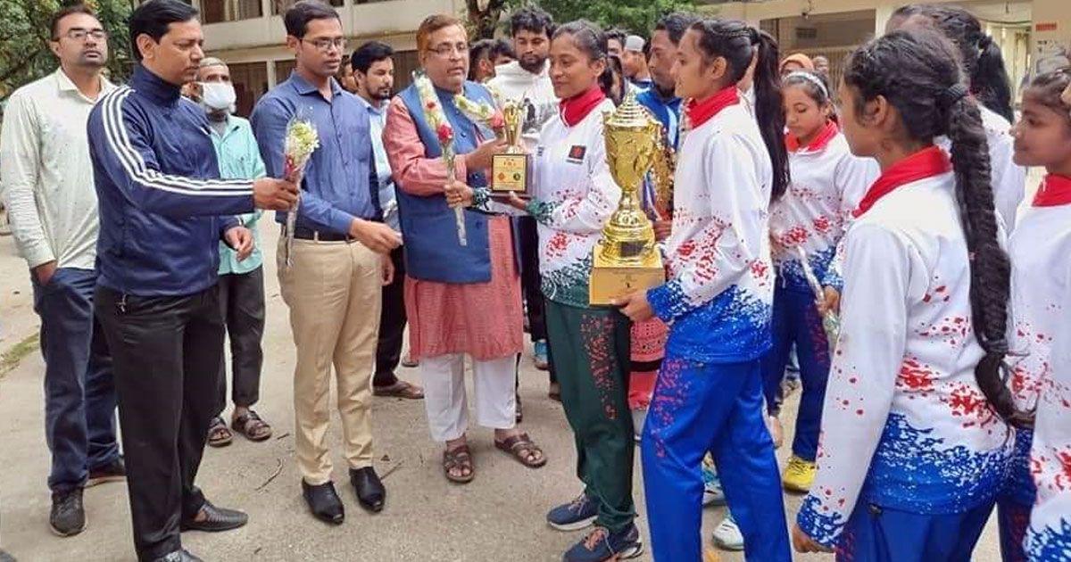 অভ্যর্থনা-পেল-তেঁতুলিয়ার-হ্যান্ডবল-চ্যাম্পিয়ন-মেয়েরা