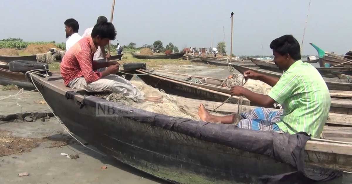 জেলেপল্লি সরগরম, প্রস্তুত জাল-নৌকা