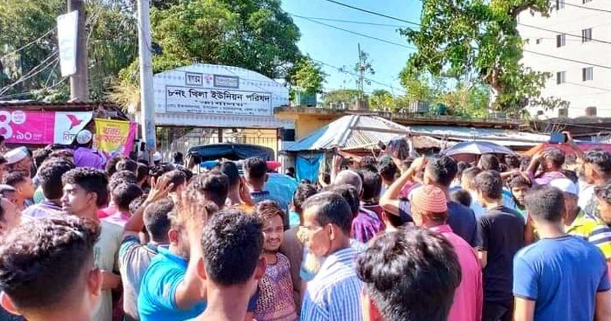 খাওয়া শেষে হোটেলের বঁটি নিয়ে কুপিয়ে হত্যা