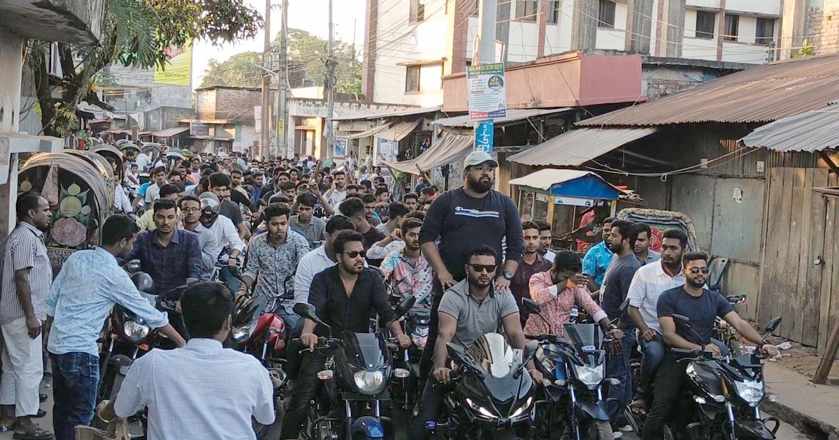 বরিশালে রাত থেকেই বিএনপি নেতা-কর্মীদের অবস্থান