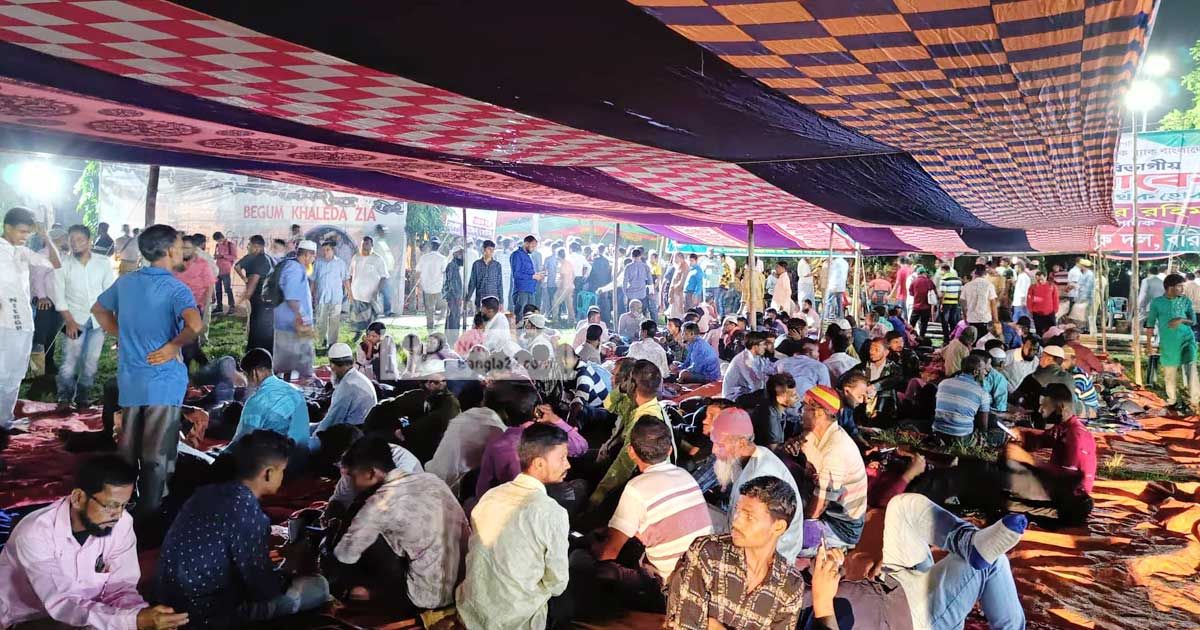 বরিশালে বিএনপির সমাবেশস্থলে উৎসবের আবহ